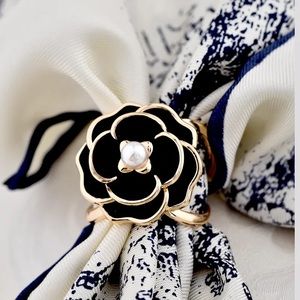 NEW ✨Women’s decorative Scarf ring ONLY; dainty scarf style ring;scarf buckle